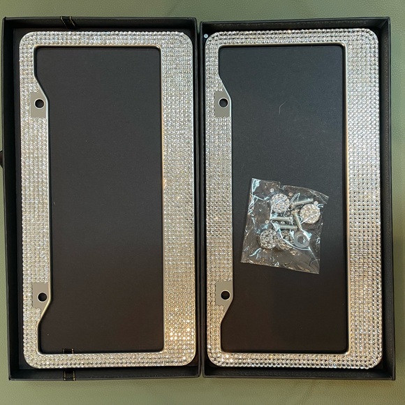 Rhinestone license plate frame - Picture 3 of 4